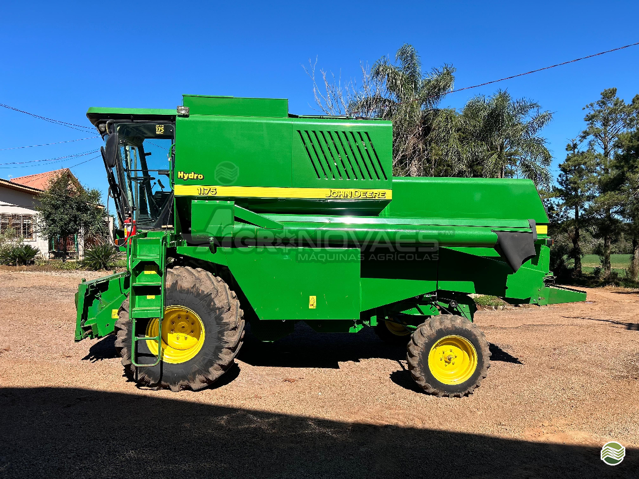 COLHEITADEIRA JOHN DEERE JOHN DEERE 1175 Agro Novaes Máquinas Agrícolas FERNANDOPOLIS SÃO PAULO SP